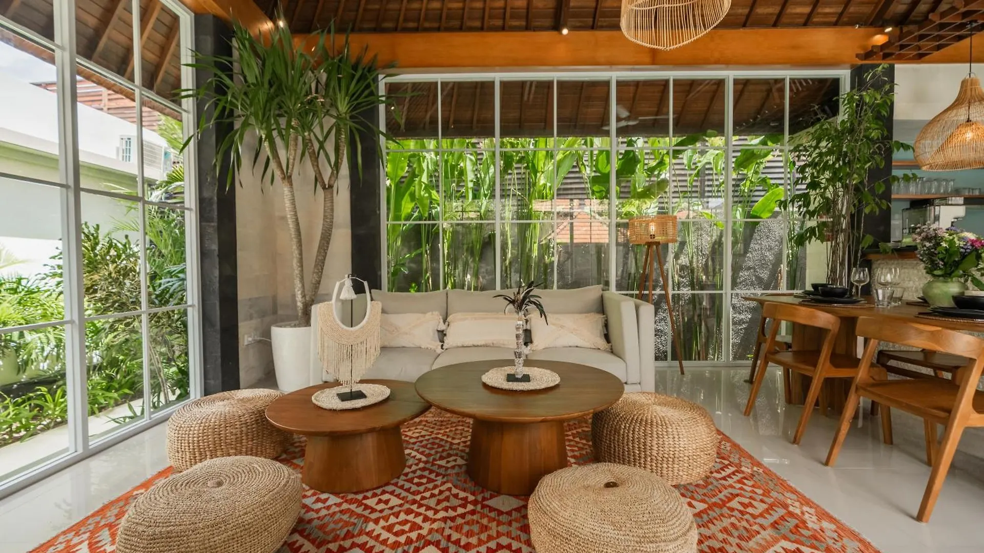 Villa Nana Seminyak スミニャック