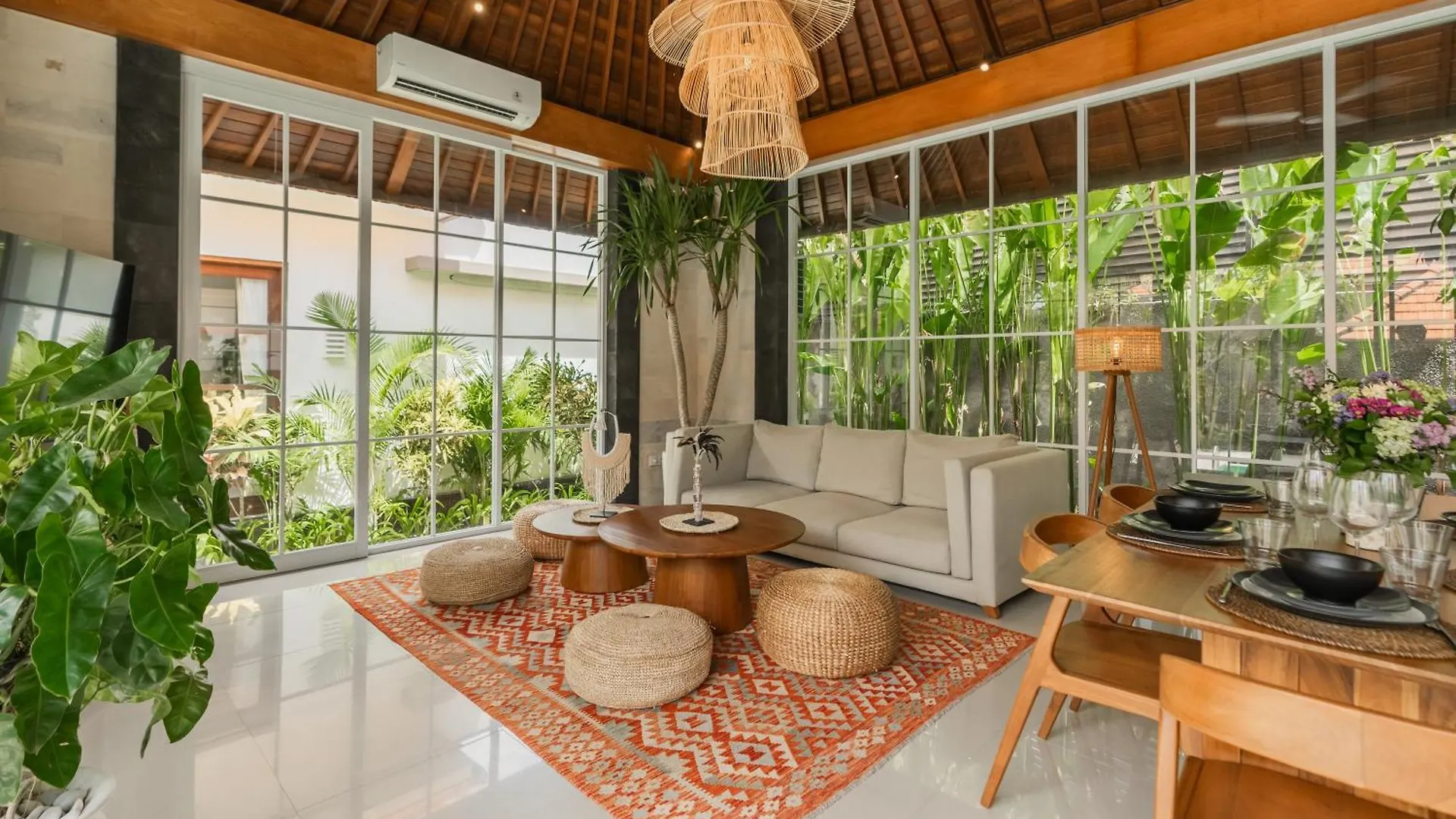 別荘 Villa Nana Seminyak